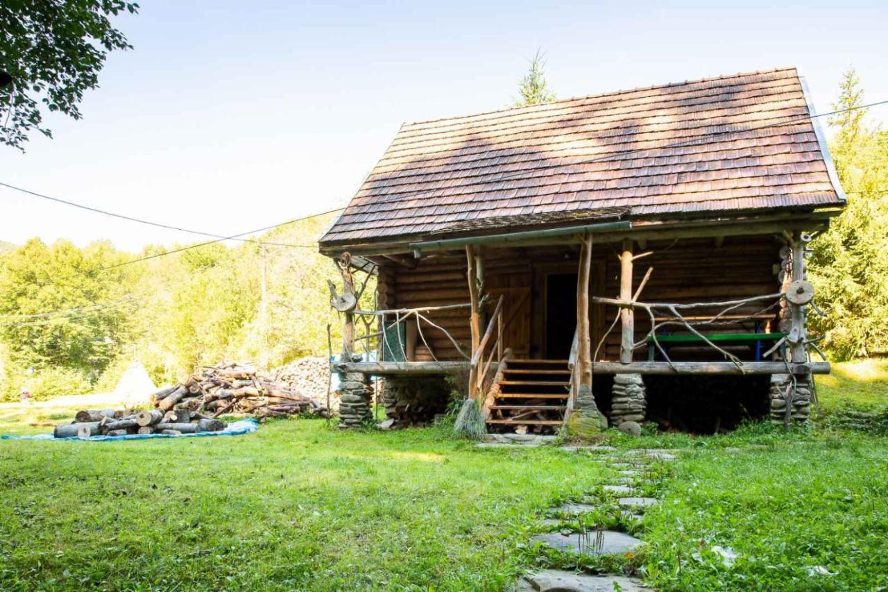 Хатина Біля Потока Villa Lumshory Exterior photo